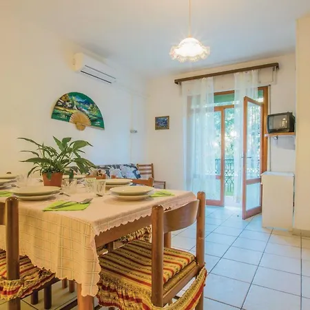 In Mit Garten By Interhome Rosolina Mare